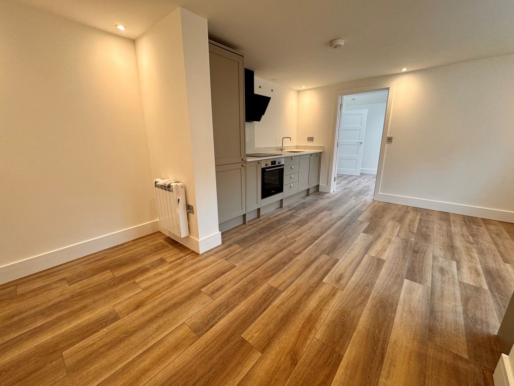 Property photo 2 of 14 Image