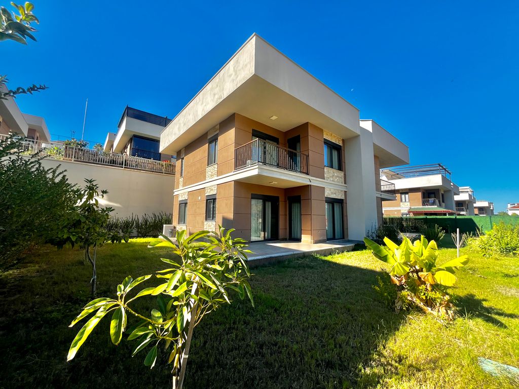 Property photo 1 of 25 Impressive Triplex Property For Sale In Kargicak, Alanya - A Modern, Triplex Villa With Three-Bedrooms