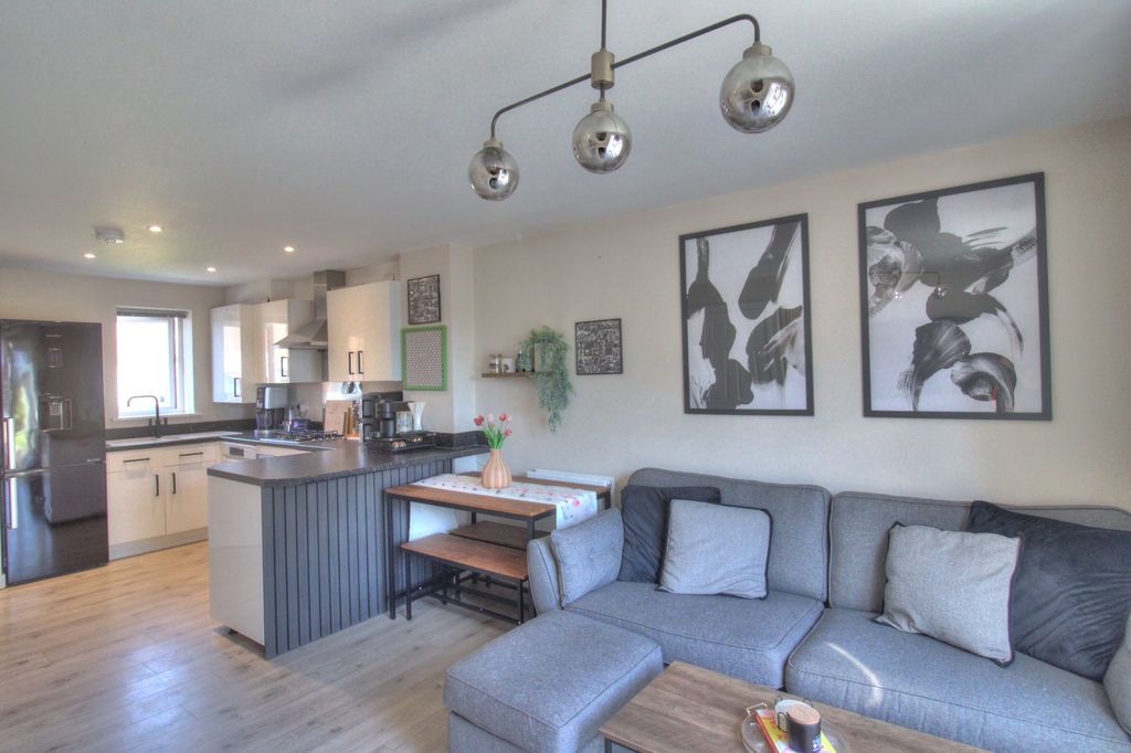 Property photo 2 of 35 Img_3825_6_7