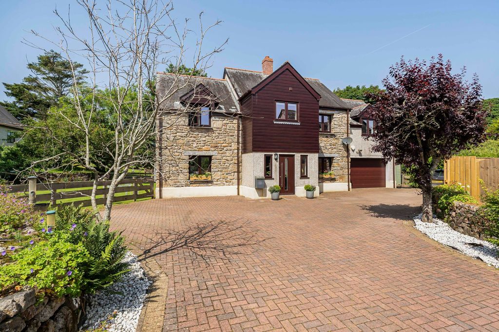 Property photo 1 of 33