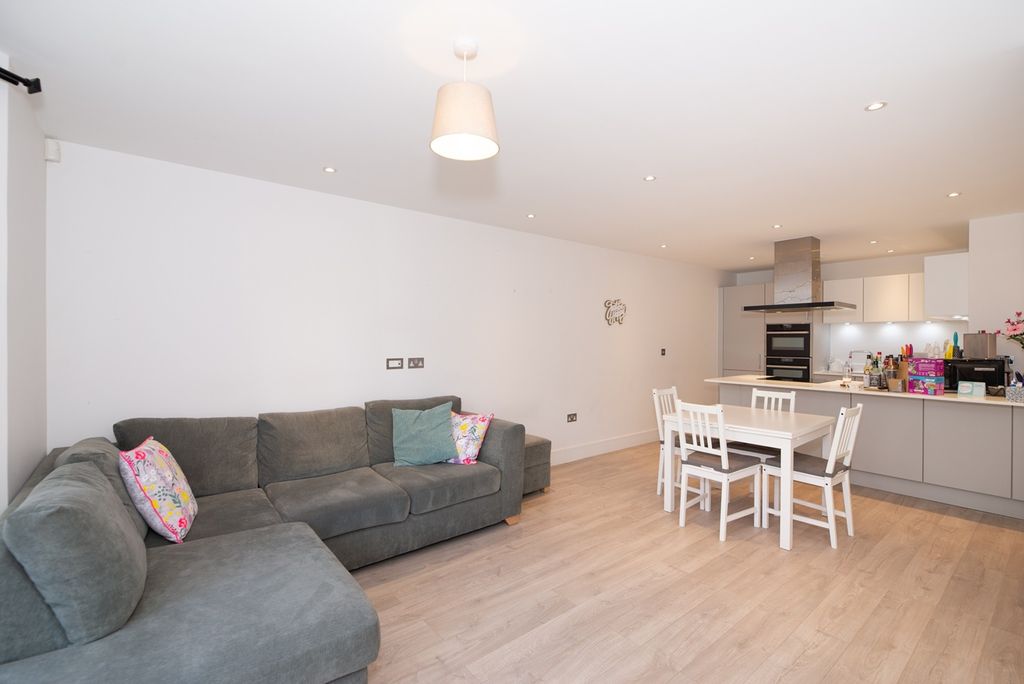 Property photo 3 of 19 3