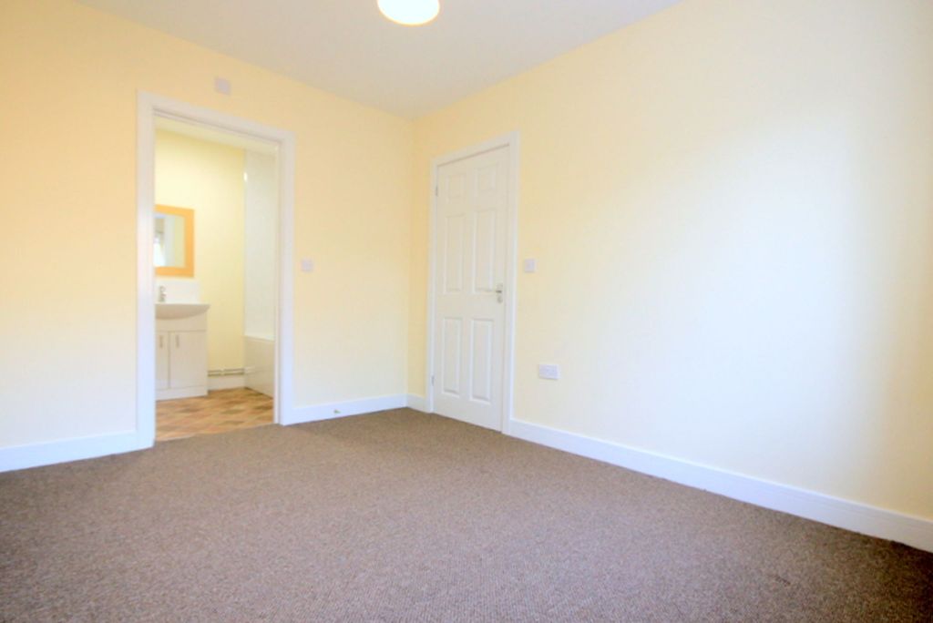 Property photo 3 of 11 Photo 4