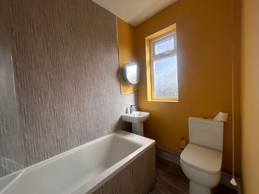 Additional image 4 of 2 bed flat to rentNewsham Road, Blyth NE24