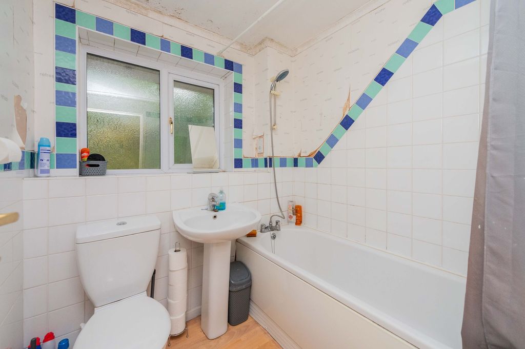 Property photo 3 of 26