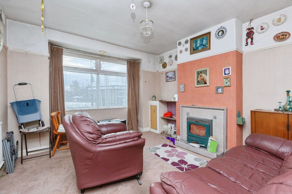 Property photo 3 of 16 Photo