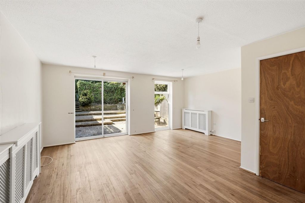 Property photo 2 of 17 57-Burystreet-008.Jpg