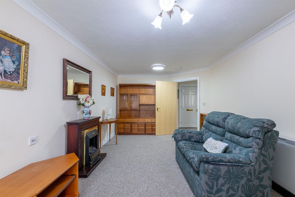 Property photo 3 of 12 201 Knights Court, Perth-16.Jpg
