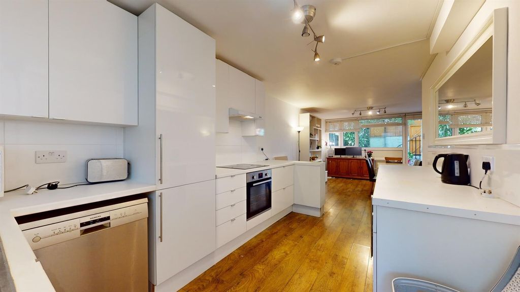 Property photo 2 of 22 6501d276F269Bed9A5385c53_B5Bd98A235F2253345502B0F5