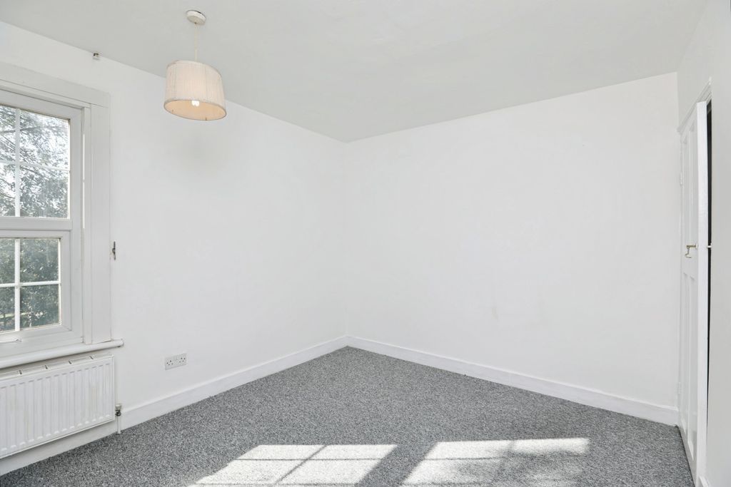 Property photo 3 of 10 Pbox-Img.Jpg
