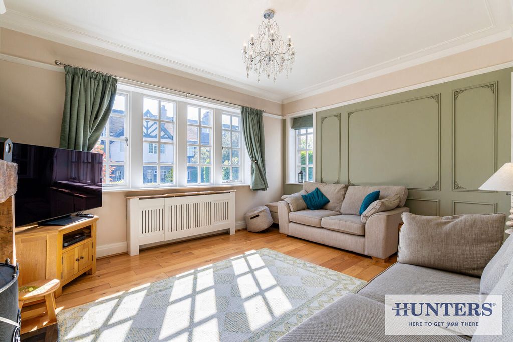 Property photo 3 of 27 Living Room