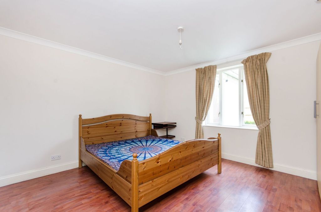 Property photo 3 of 23