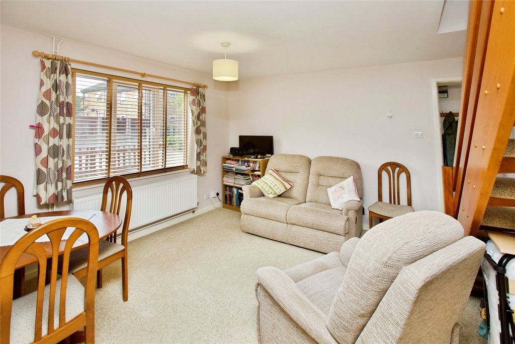 Property photo 2 of 9 Picture No. 12
