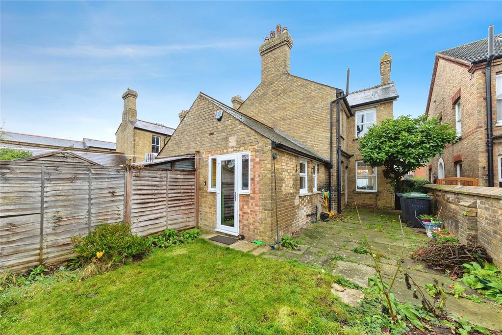 Property photo 2 of 19 Picture No. 24