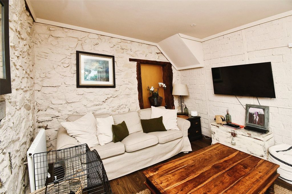 Property photo 3 of 26 Picture No. 06