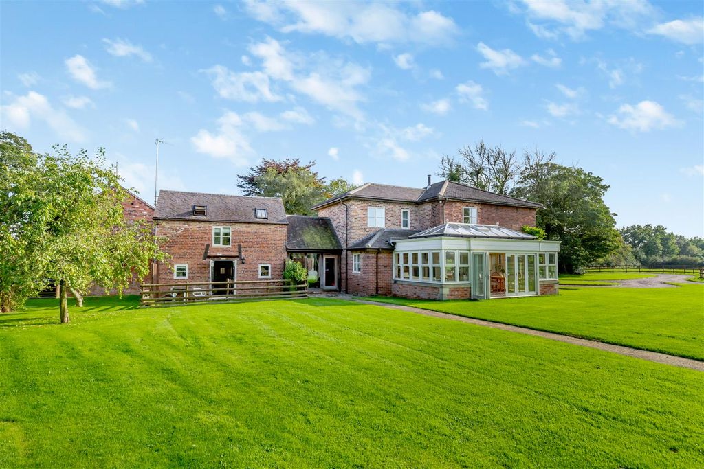 Property photo 2 of 45