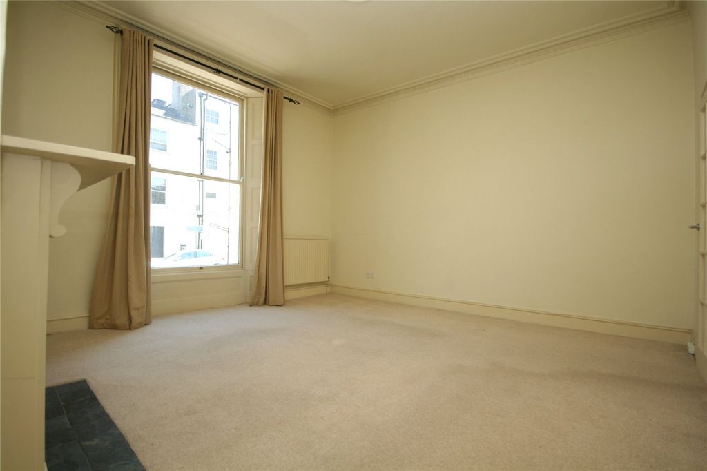 Property photo 3 of 9 Picture No. 27