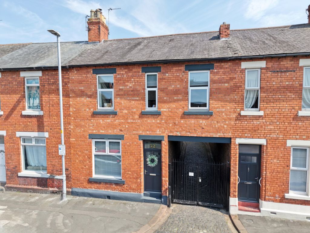 Property photo 1 of 22