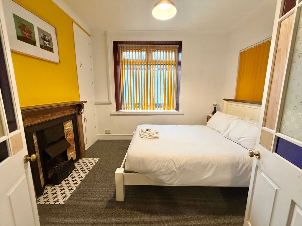 Property photo 2 of 12