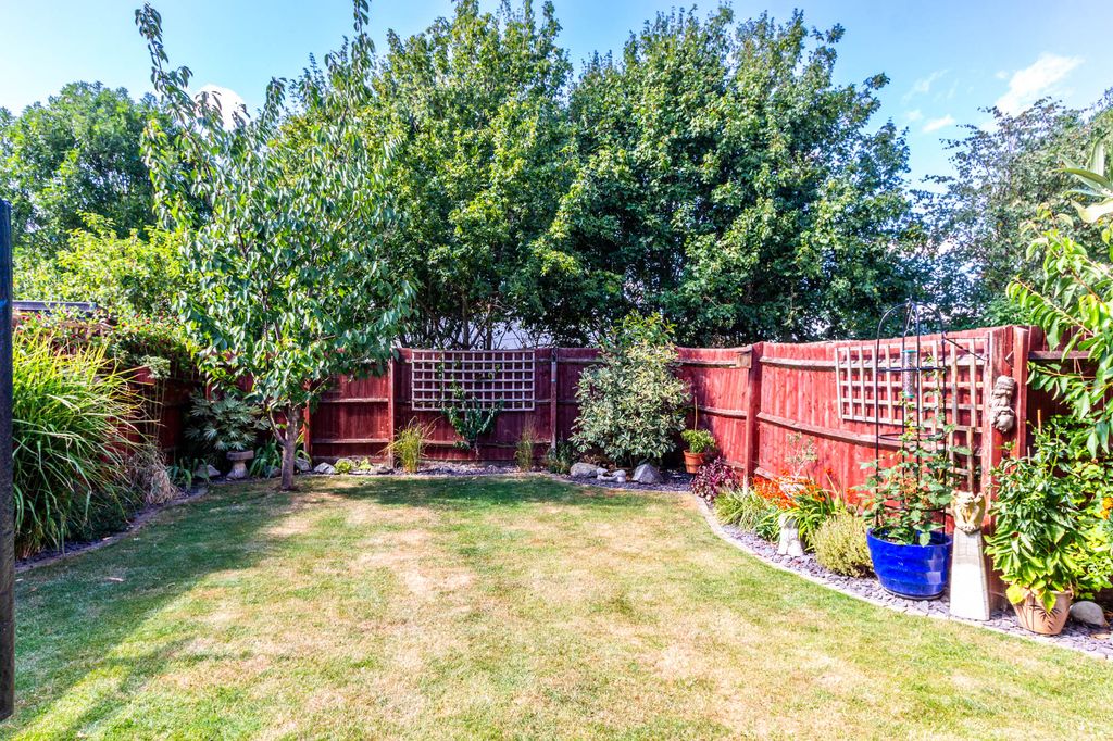Property photo 2 of 18 Rear Garden
