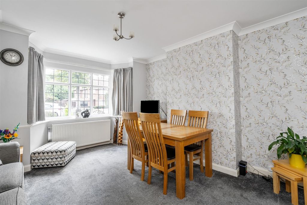 Property photo 3 of 13 63 Highwood Avenue_10.Jpg
