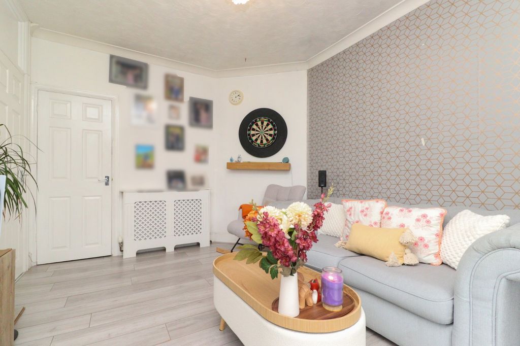 Property photo 3 of 10 Picture 3