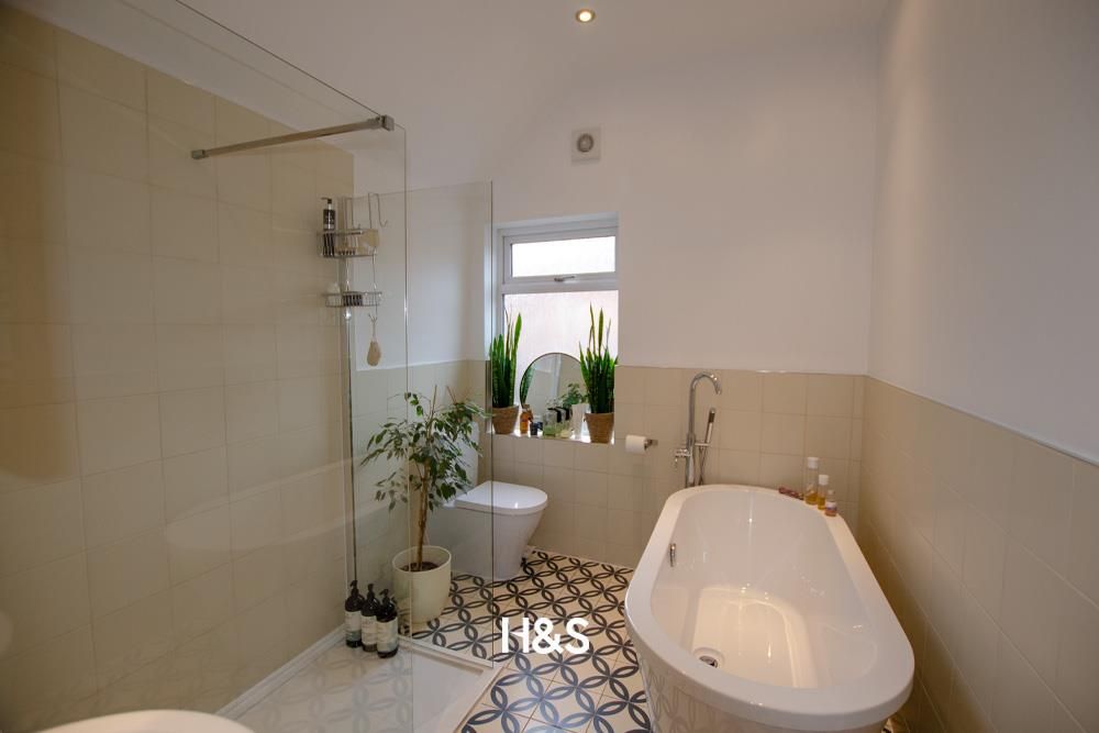 Property photo 3 of 15 212 Alcester Road - Bath.Jpg