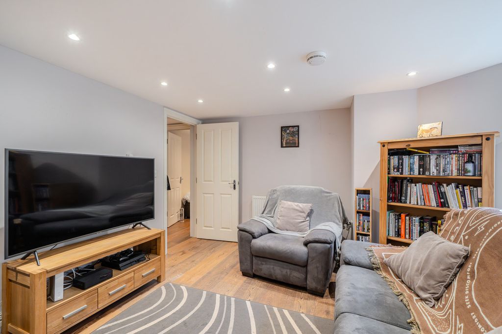 Property photo 3 of 19