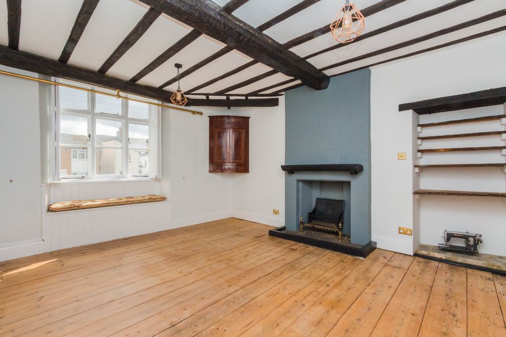 Property photo 2 of 22 Sitting Room