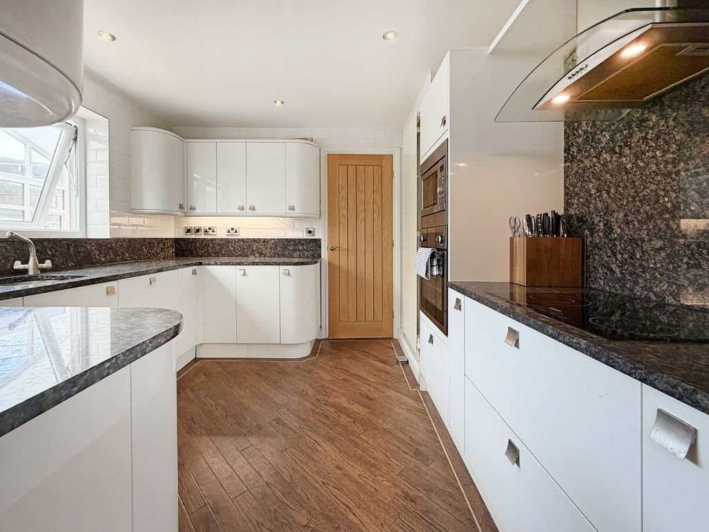 Property photo 2 of 44