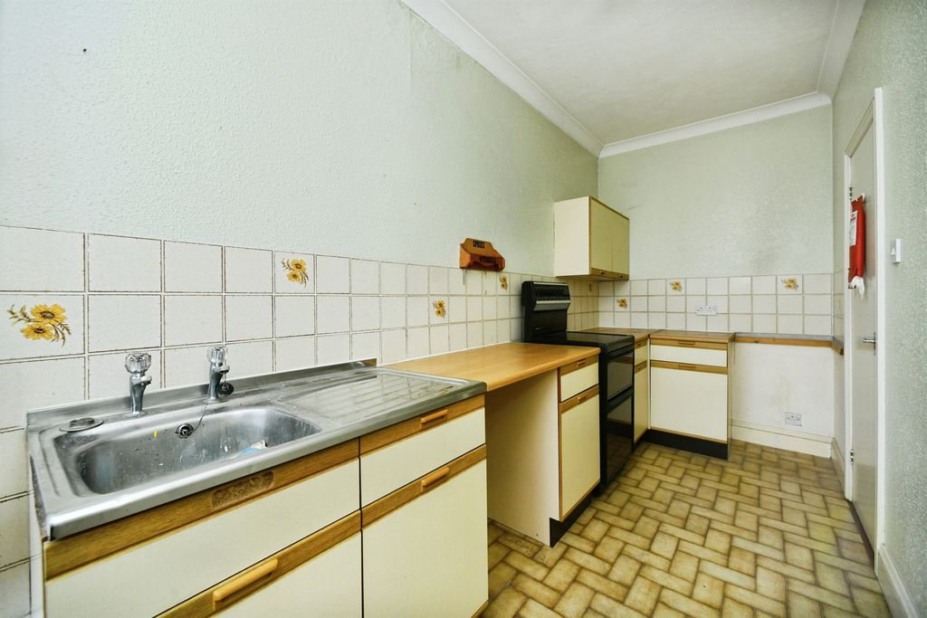 Property photo 3 of 16