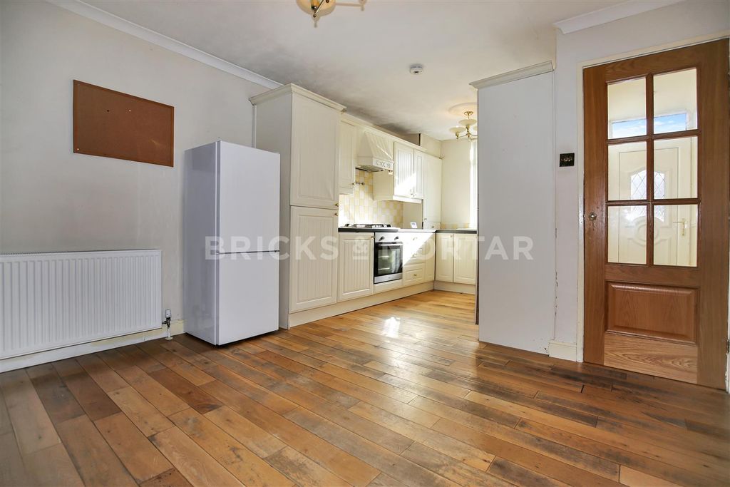 Property photo 2 of 8 Img_2922.Jpg