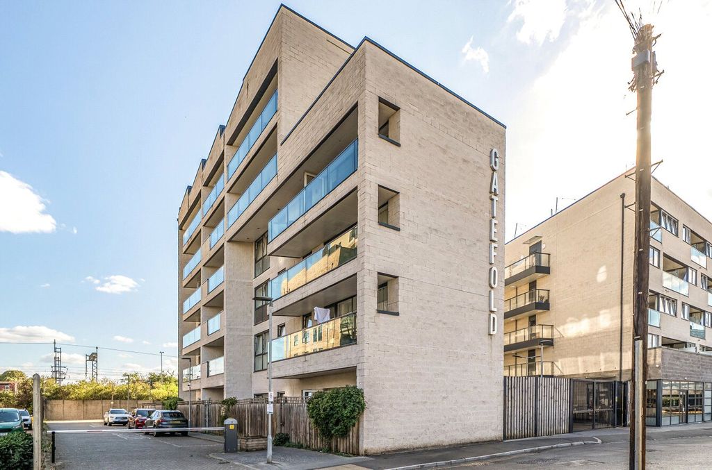 Property photo 1 of 11 1-6A7467A7Aae73-1...