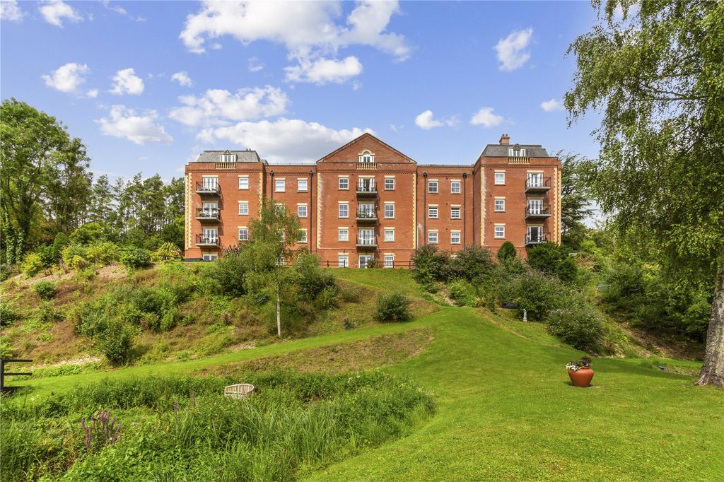 Property photo 1 of 9 Rear Aspect