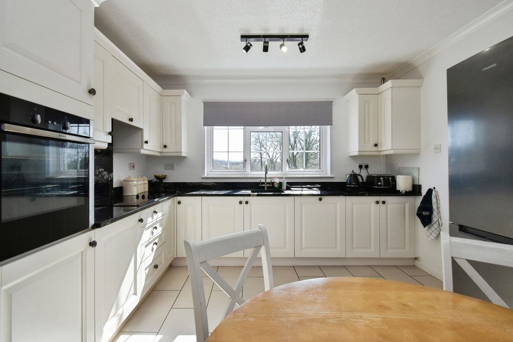 Property photo 3 of 22 Pbox-Img.Jpg