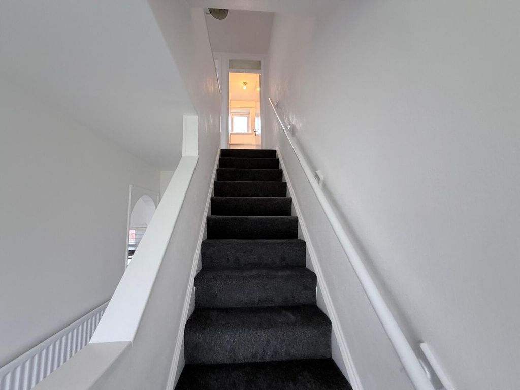 Property photo 2 of 25 Hallway