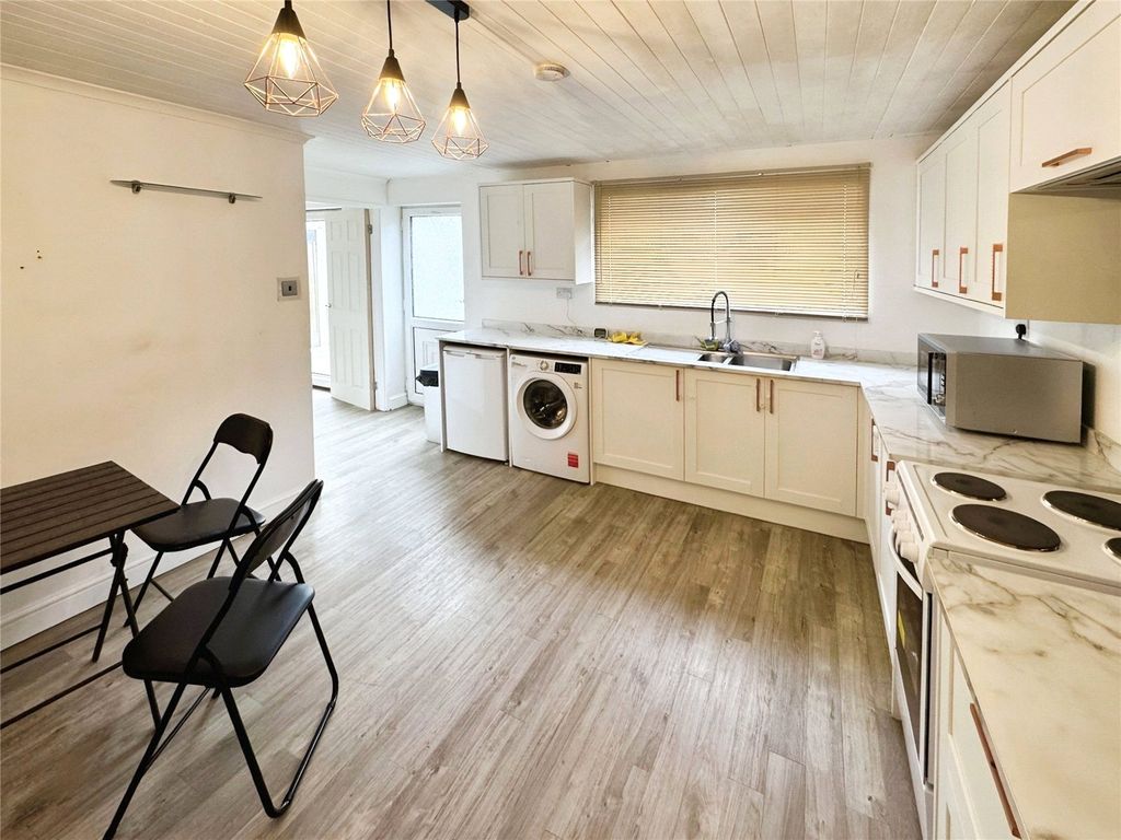 Property photo 3 of 10 Picture No. 05