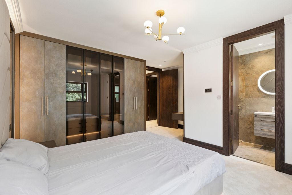 Additional image 9 of 5 bed detached house for salePipers Pipers Green Lane, Edgware HA8