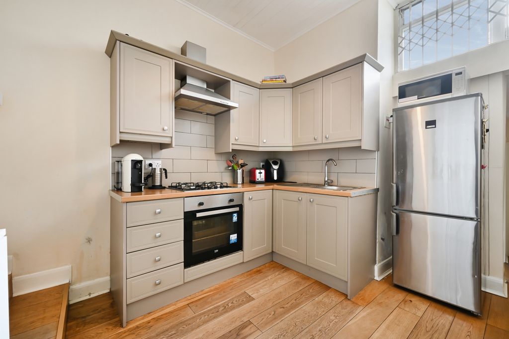 Property photo 3 of 12 Picture No. 06