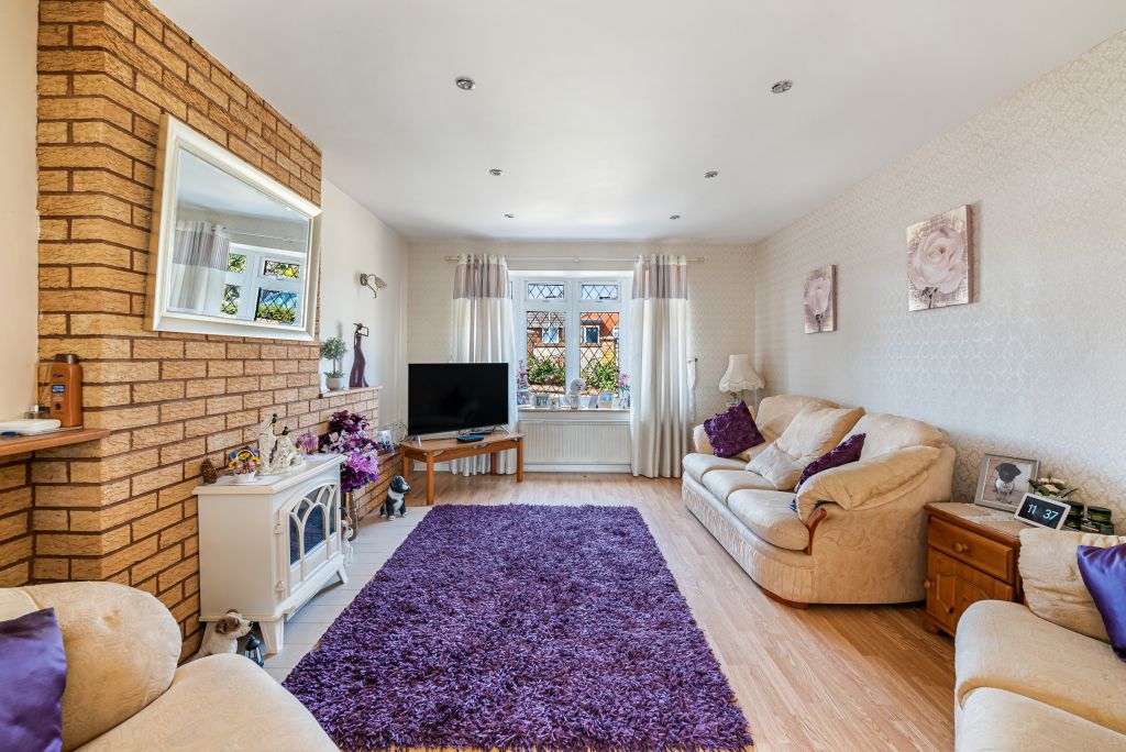 Property photo 3 of 37 Gallery