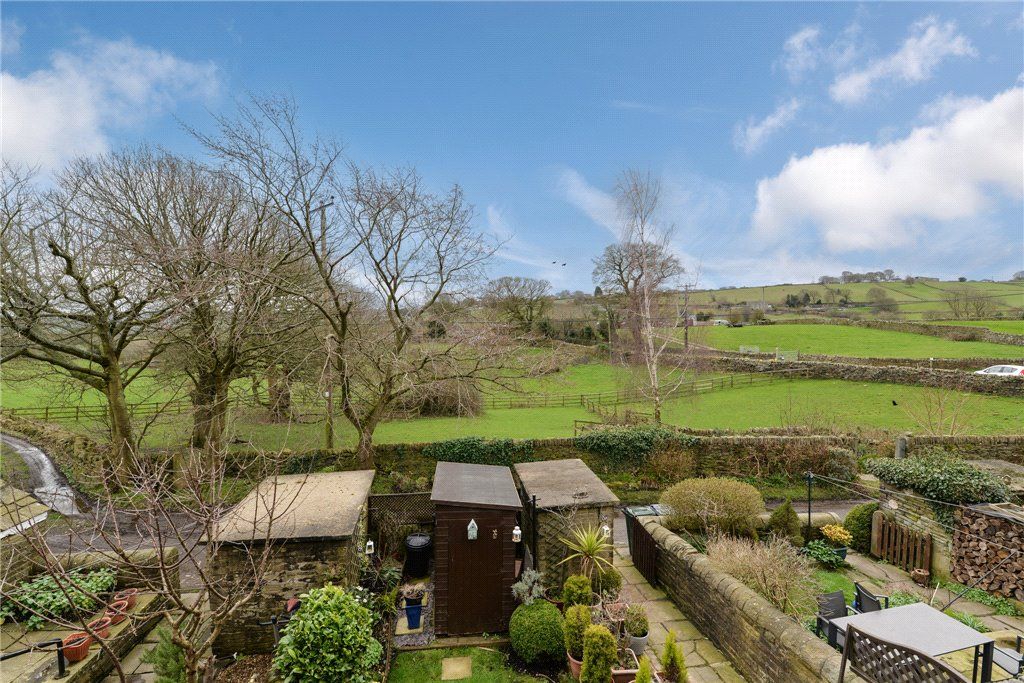 Property photo 2 of 18 Allerton Upper Green