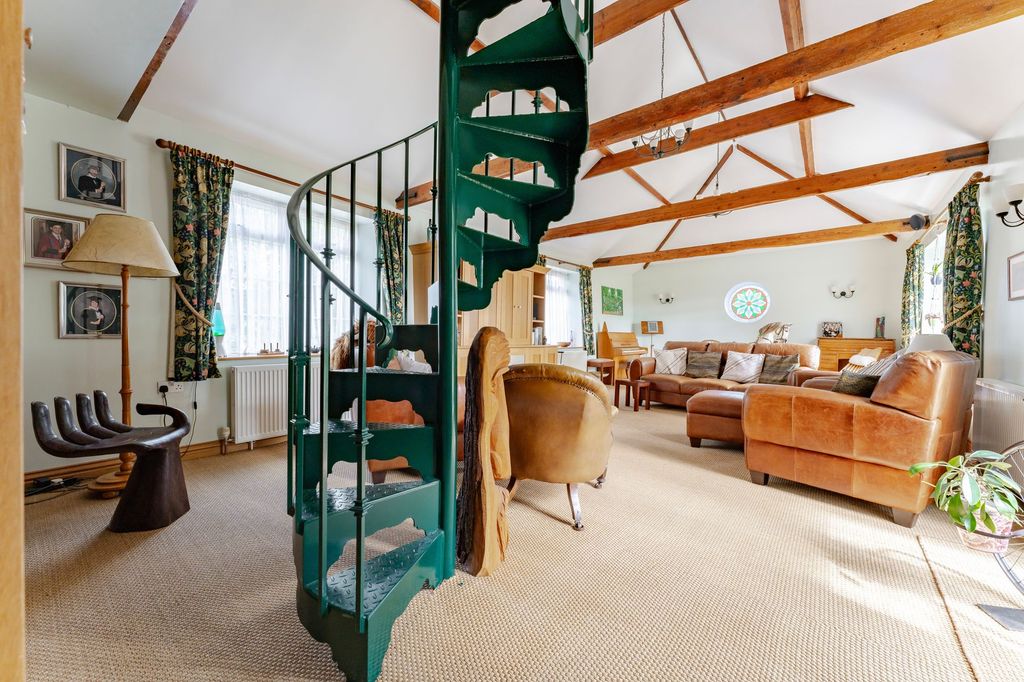 Property photo 3 of 26