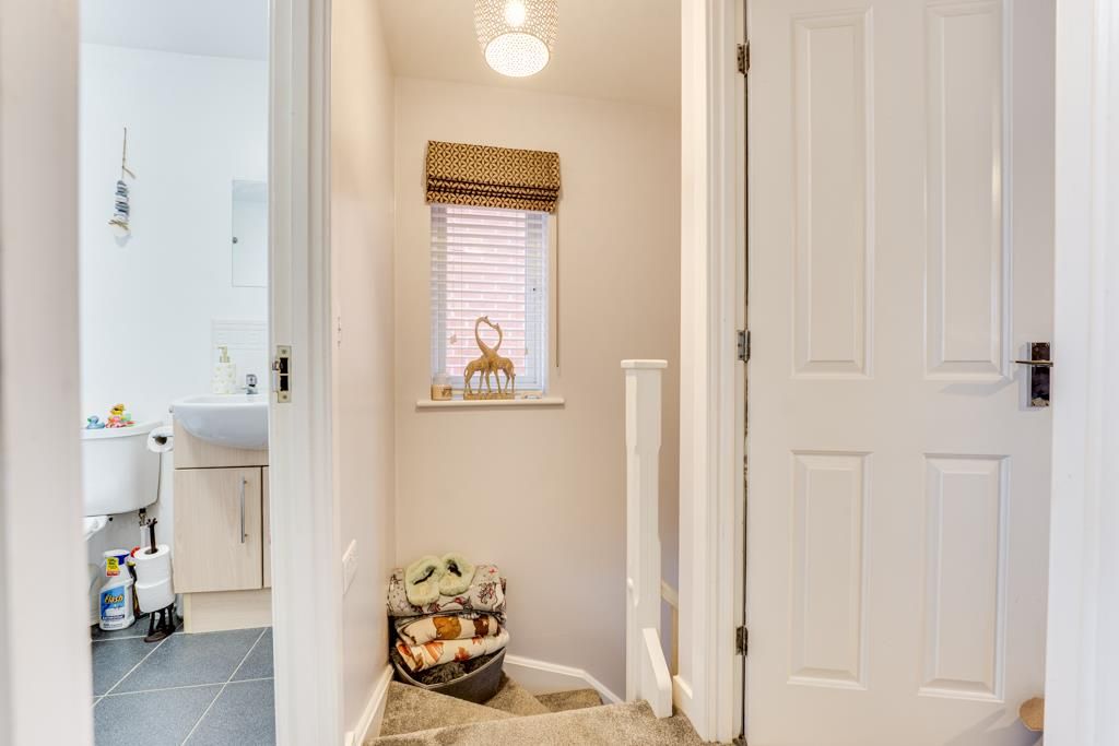 Property photo 2 of 24 4 Magpie Close, Oakley Vale-10.Jpg