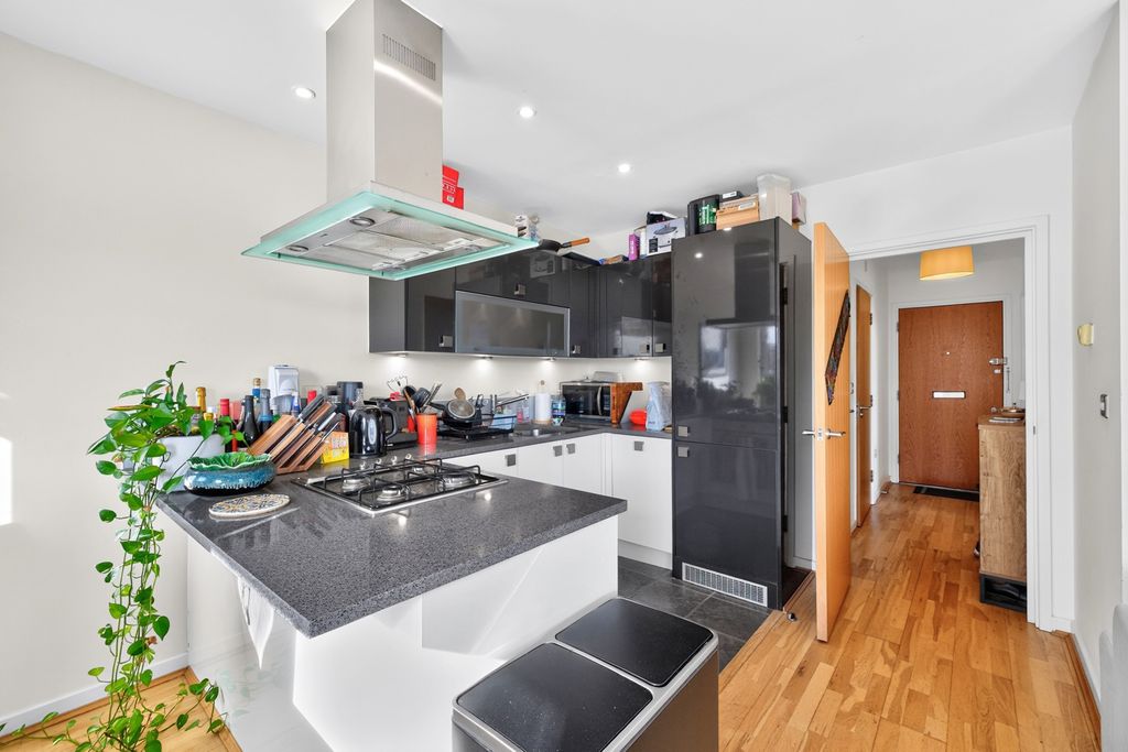 Property photo 2 of 16 Pbox-Img.Jpg