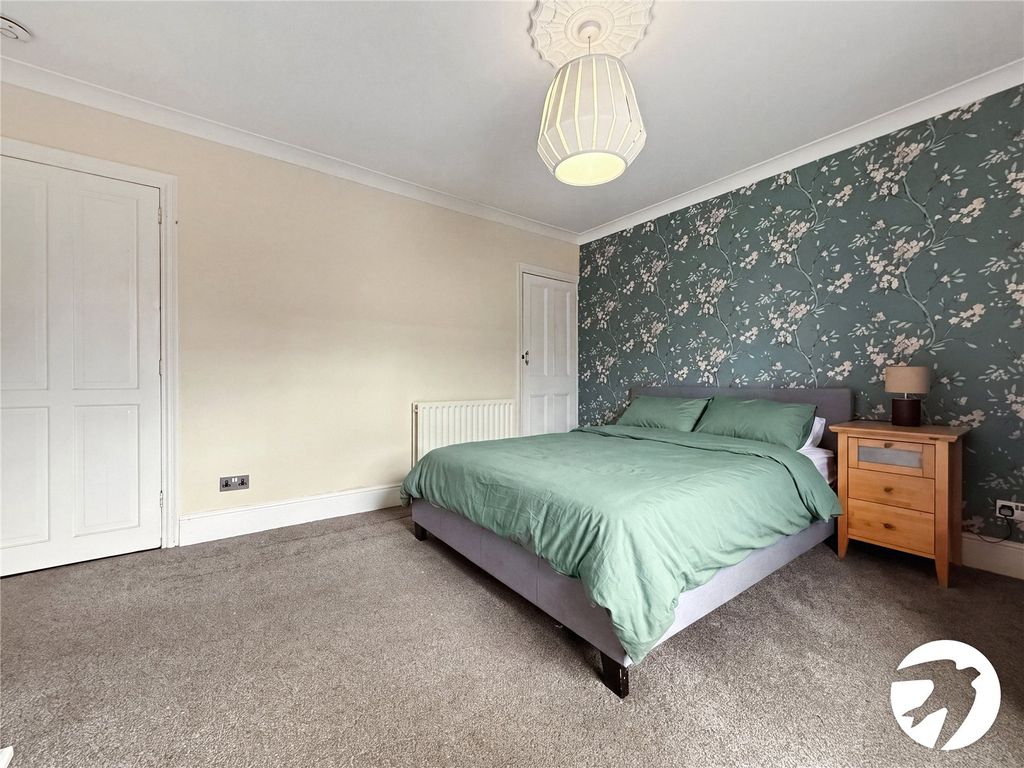 Property photo 3 of 7 Picture No. 15