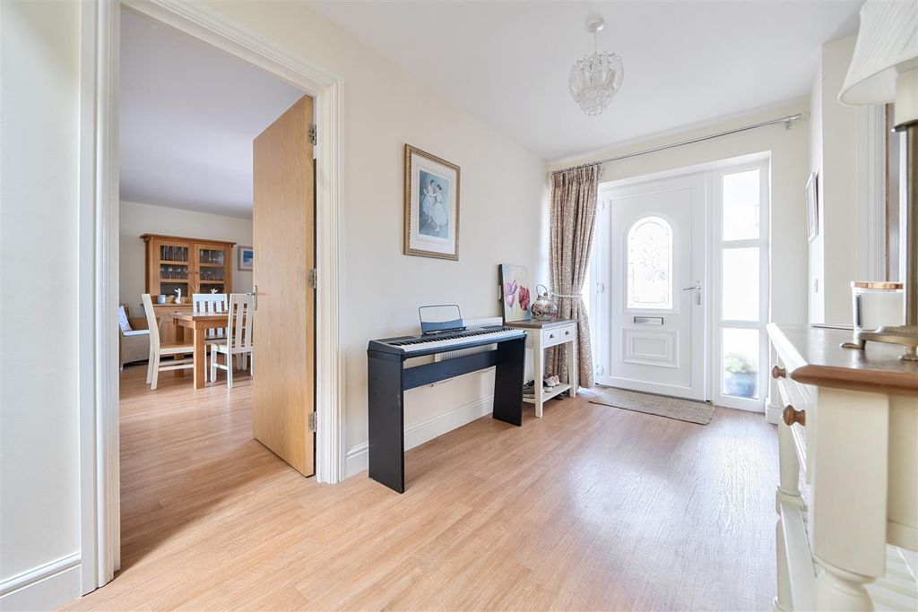 Property photo 2 of 20 1483282-9-6A44d8c59A298.Jpg