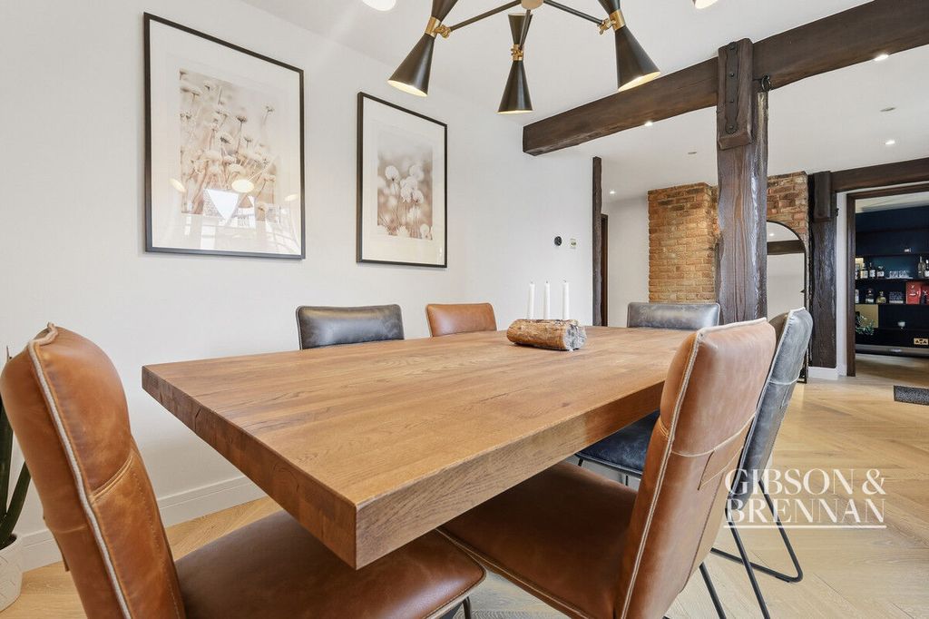 Property photo 3 of 38