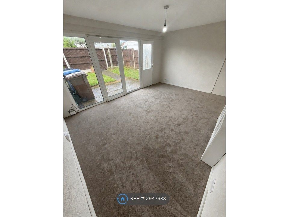 Property photo 3 of 15 Living Room