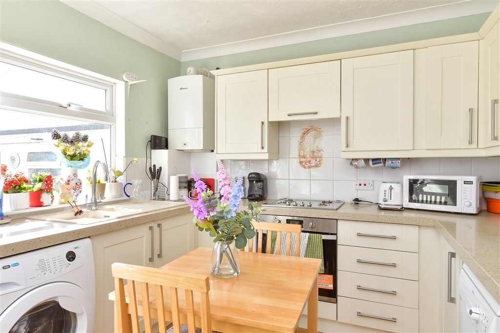Property photo 1 of 11 Kitchen
