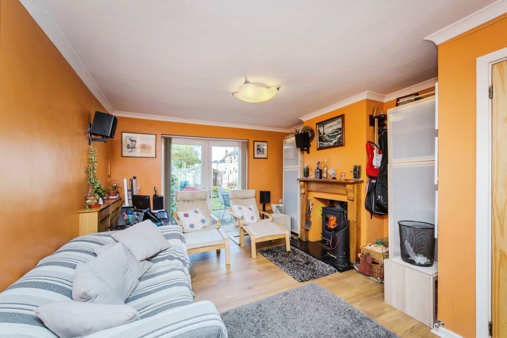 Property photo 3 of 15