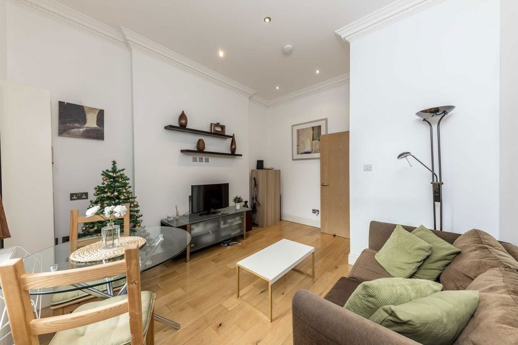 Property photo 2 of 6